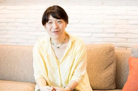 顔つきの変化は「太ったせい」じゃなかった 難病「アクロメガリー」と向き合い続けた女性が考える“いい顔”とは 53歳で美容師に…悩む人たちにエール