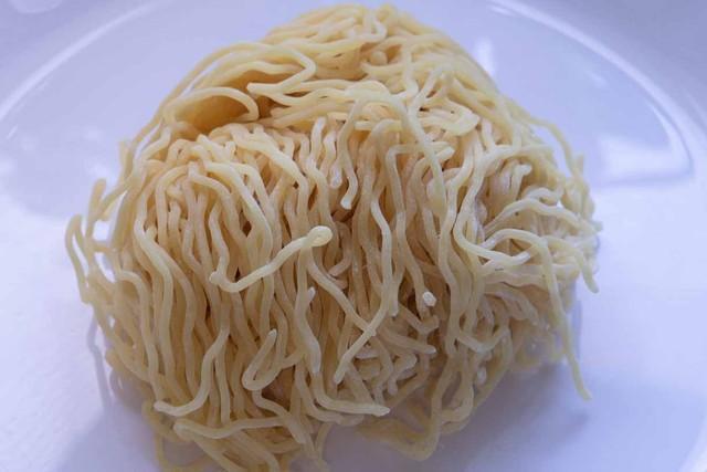 常温保存で90日経過しているとは思えないほどの生麺感