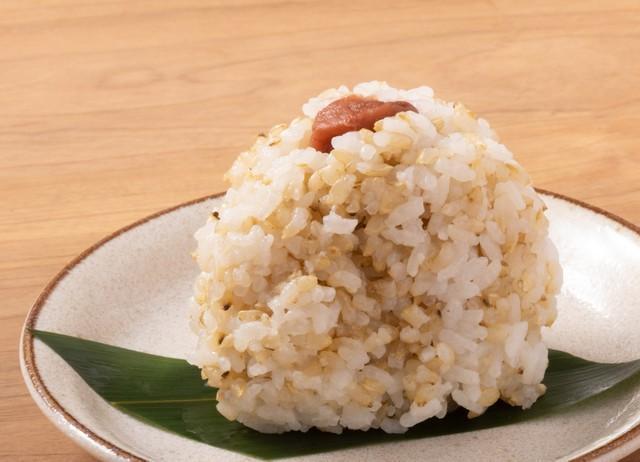 農林水産省の「おむすびレシピ」が話題！※画像はイメージです（UMI/stock.adobe.com）