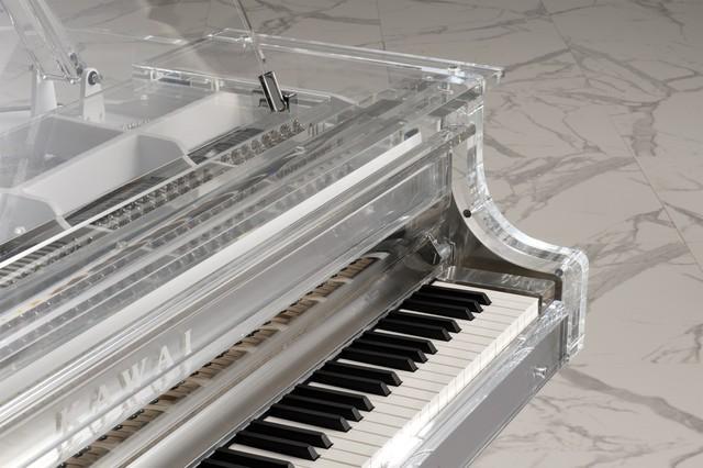 クリスタルグランドピアノCR-45（河合楽器製作所提供）