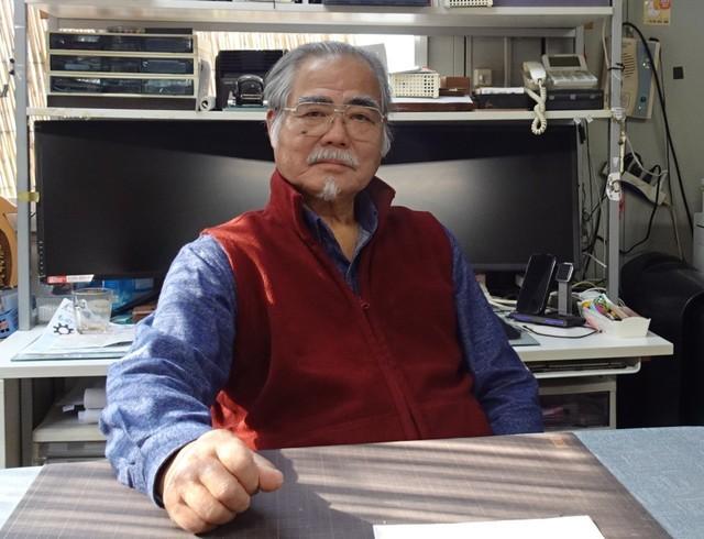 エッチング幸房ソレイユ代表の吉田昌行さん。写真を撮られるのが苦手でカメラを向けると身構えてしまう