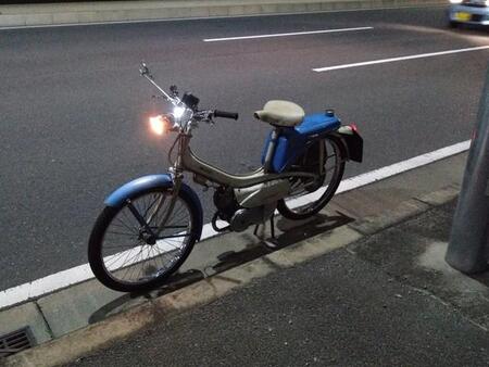 パトカーに止められ「これ何！？」→昭和42年式の原付です、 自転車みたいなレトロさ「まさに原チャリ」「ロマンの塊」