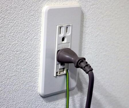 電子レンジの「アース線」…付けないと、感電や雷によるリスク増　正しい取り付け方は