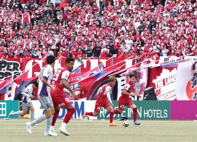 J1開幕戦「ファジアーノ岡山ー京都サンガF.C.」のスタジアムは超満員に＝2月15日、JFE晴れの国スタジアム（山陽新聞社提供）