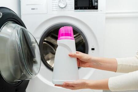 逆に黄色くなってしまうかも?漂白剤使用の注意点をクリーニングのプロが解説!