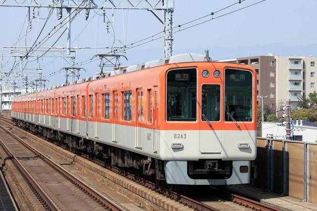 阪神8000系が懐かしの赤胴車に 「復刻」ではなく「変更」になっ