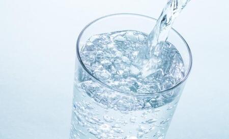 ビニール袋に入れた液体がこぼれない!自衛隊式の結び方に、「真似してみます」「覚えて損なし」の声