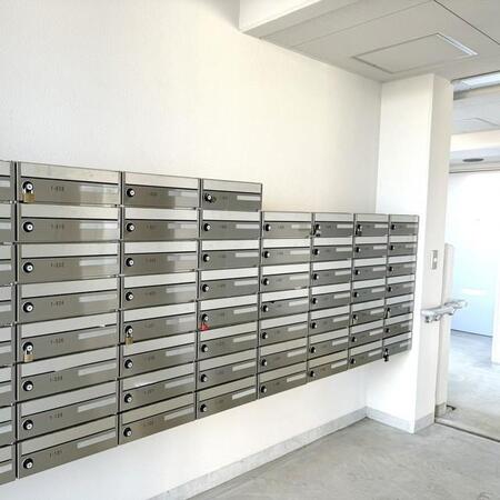 マンションへのポスティングで訴訟問題に！　※画像はイメージです（hiromichi999/photoAC）