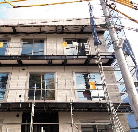 日当たり抜群の一戸建てが台無し!隣の田んぼで始まった「マンション建設」…昼から暗く、コインランドリー通いに 損害賠償は請求できる?【弁護士が解説】