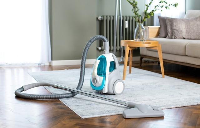 正しい掃除機のかけ方ってご存知でしょうか？※画像はイメージです（dragonstock/stock.adobe.com）