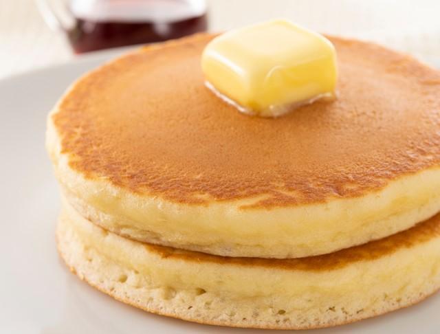 ふんわりとした食感と甘い香りが魅了的な「ホットケーキ」※画像はイメージです（kai/stock.adobe.com）