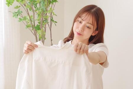 シャツが「ピンクに変色」してしまった！※画像はイメージです（琢也 栂/stock.adobe.com）