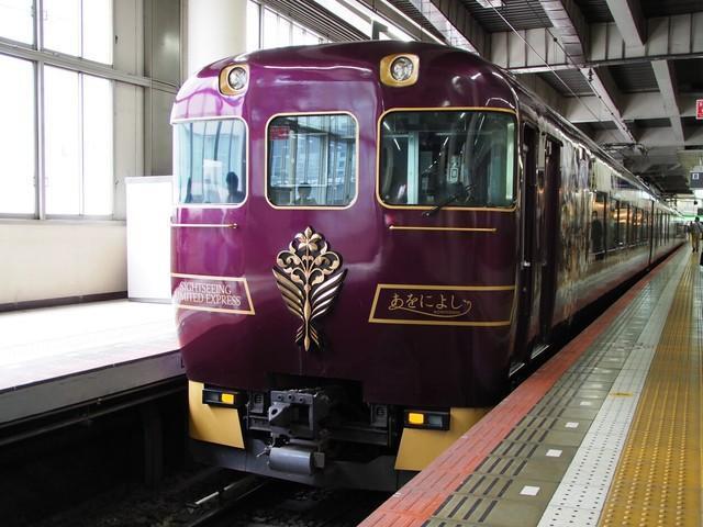 「近鉄・観光特急パビリオン」初日は大阪上本町駅で「あをによし」が留置していた