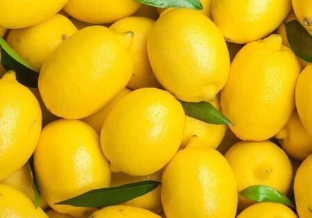 使いきれなかった「レモン」、正しい保存方法は? 丸ごと→冷蔵庫、カットした場合は…