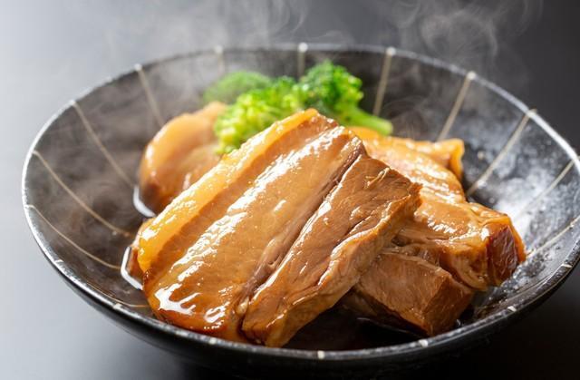 ご飯と相性ピッタリの「豚の角煮」※画像はイメージです（Tsuboya/stock.adobe.com）