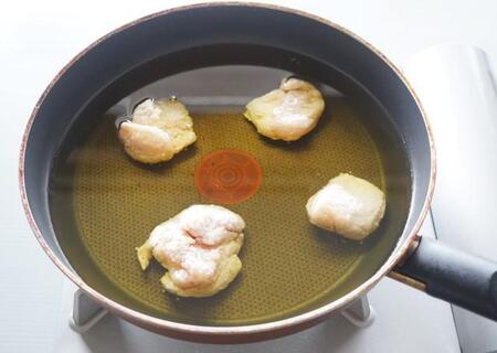 フライや唐揚げは油を汚しやすいため、3回で捨てる※画像はイメージです（ttt/stock.adobe.com）