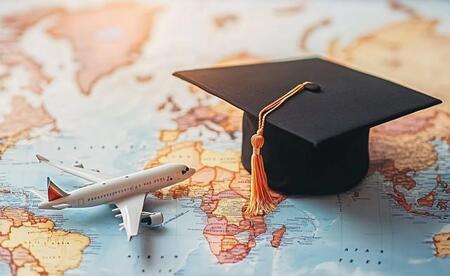 ガムで罰金、飲酒で逮捕、外国で処罰されることも…旅行会社が伝授「海外旅行のNG行動」とは