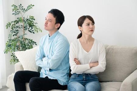 恋人や配偶者との性的同意、半数超が「明確な確認なし」で関係　20代は6割が言葉で同意　世代で分かれる意識の差