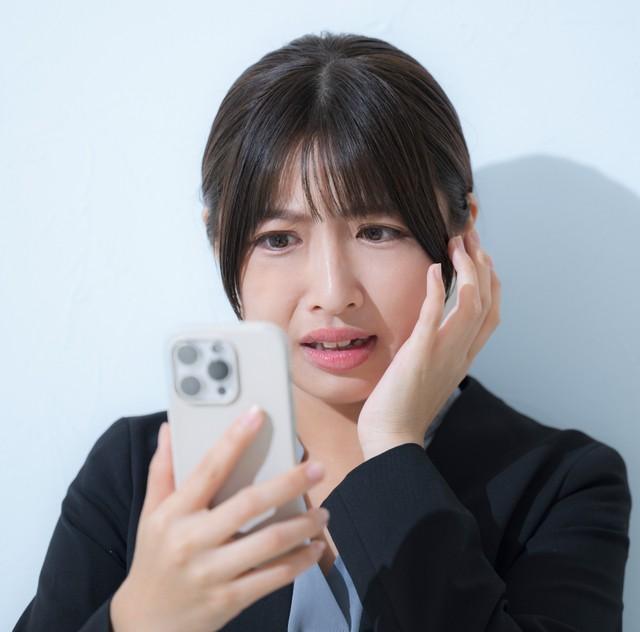 就職して5年、突然の事務所閉鎖で地元を離れることに！　※画像はイメージです（kapinon/stock.adobe.com）