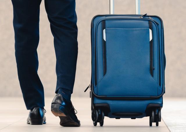 出張や旅行などで「ホテル」に宿泊する際、荷物が多くなってしまいがち※画像はイメージです（GARDENS/stock.adobe.com）