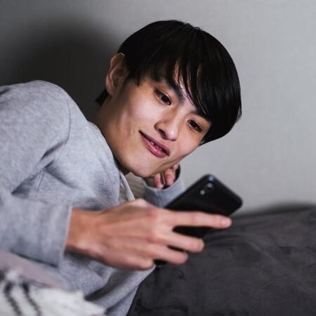 大学生が正義感でSNS発信を手助けしたら…数日後、まさかの展開に！？　名誉毀損に問われるリスクとは【弁護士が解説】