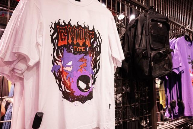 ゴーストタイプのポケモンのグラフィックTシャツ(AS Photo Family/stock.adobe.com)