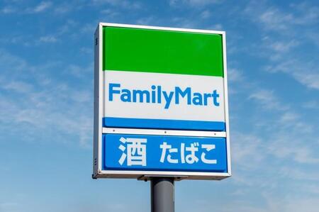 「決済は、現金・ファミペイで…」コンビニの貼り紙に賛否　「店の粗利が減りますよね」「印象は悪い」