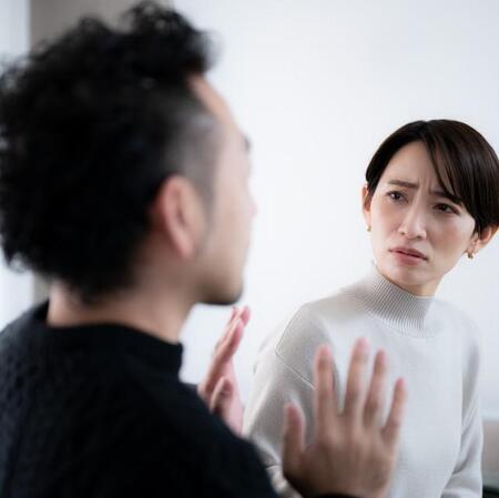 「二度としない」涙ながらに土下座した夫　1年後、バーで知り合った女性と深い仲に　繰り返す浮気癖は治る？【夫婦関係修復カウンセラーが解説】