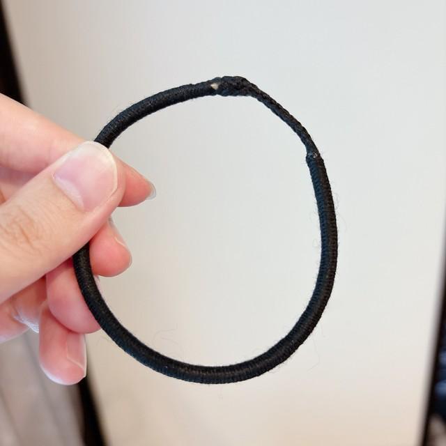 すぐにこうやってゴムが切れてしまう…剛毛ならではのお悩みにコメント続々（miuさん提供）