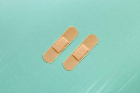 地域ごとに呼び名が違う！？他県では通じない「リバテープ」ってなに？「サビオ」も少数派