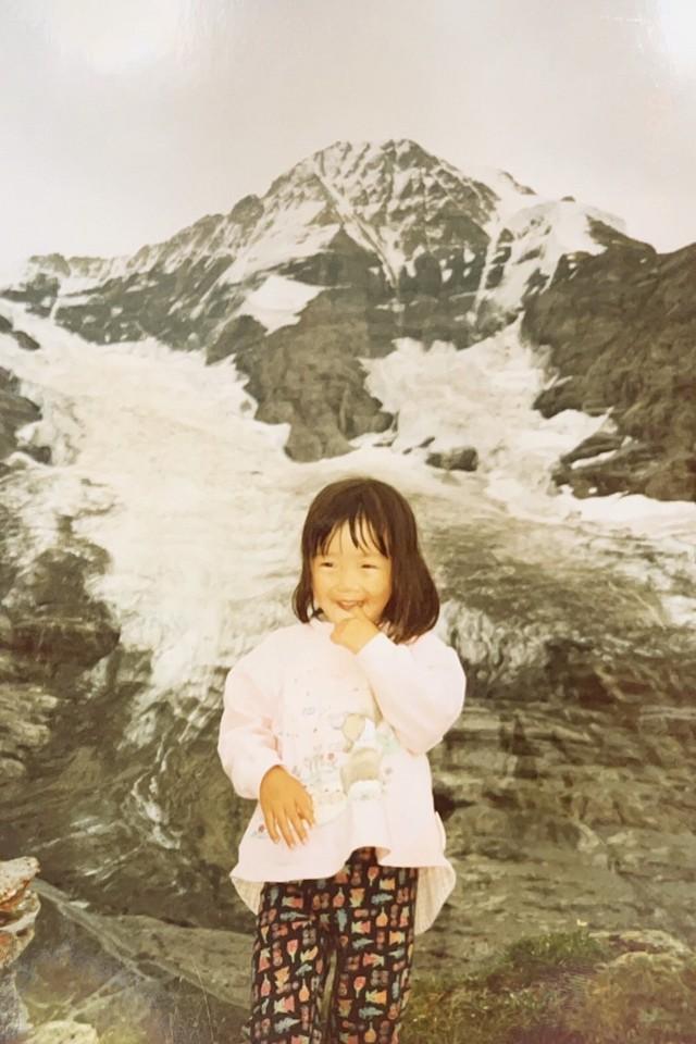 27年前家族とスイス・グリンデルワルドを訪れた佐藤さん／佐藤さん（@nana_sato_wd）提供