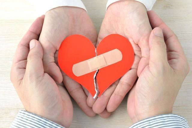 夫婦関係の改善に向けて何をすべきか(takasu/stock.adobe.com)