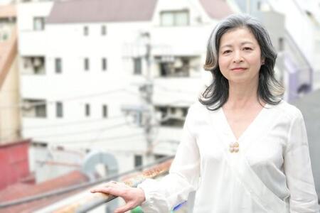 20代後半の衝動　手首にカミソリをあてた石田えり　経験を散りばめて演じたホステス殺人事件の逃亡犯