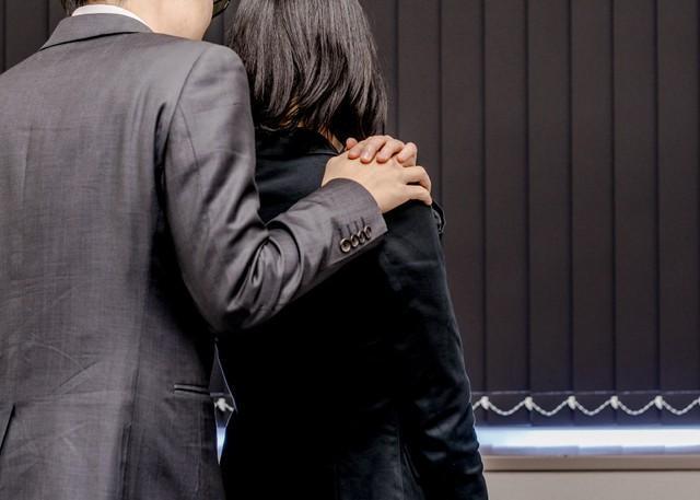 妻の不倫に気づいたら…(BSD/stock.adobe.com)