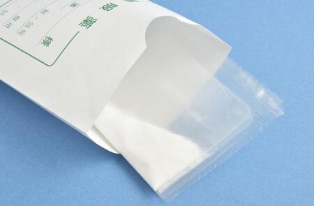 粉薬を飲むとき、口からこぼれてしまう…服用前にハサミでチョキチョキやってみて！