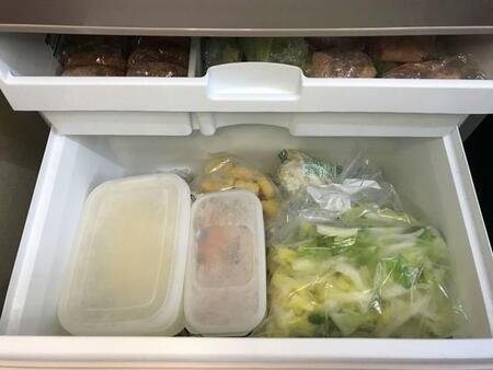 かち割り氷のはずが…なぜか大きな“氷の塊”に アイスボックスを食べようとしたら「涙止まらん」展開にSNS騒然