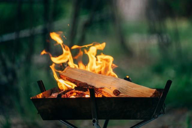 「焚き火やBBQ」楽しいキャンプには欠かせません※画像はイメージです（buritora/stock.adobe.com）