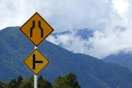 「ハ」と「ト」が並ぶ姿に叫んだ…幻の“ハト標識”ついに発見! 田舎道で念願の激写に5万超いいね 「私もいつか見たい」と共感の声続出