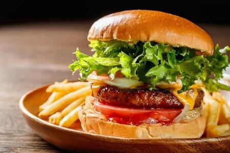 【ハンバーガー】1個の適正価格は…4人に1人が「300円台」