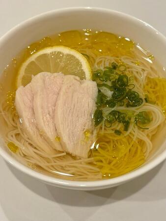 「このスープ死ぬほど簡単なのに、死ぬほどうますぎて素麺いれるともはや飲める」夏バテ中の胃にも優しそう~