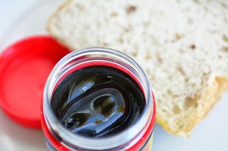 夏の常温放置は危険かも!? イギリスで愛される激臭食品の“爆発事件”が話題に