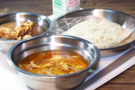 「学校で朝ごはんを提供する」という報道に、現役教師が「本気でそれ、褒める話？」“親の責任”と教育現場の限界を訴える