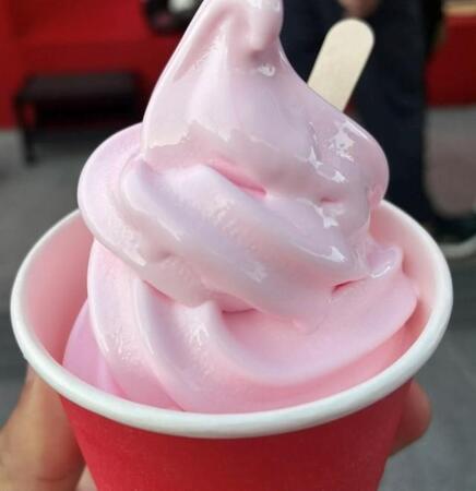 オマーン館ローズソフトクリーム