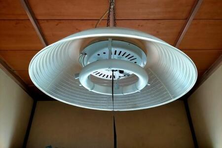 実家の照明、約5割が「蛍光灯のまま」もしくは「現状把握せず」　10年以上交換せずのケースも多数　2027年の製造終了前に確認を