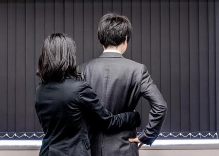 結婚には満足しているけれど…「婚外恋愛をしたいと思う」女性が2割弱、男性は？