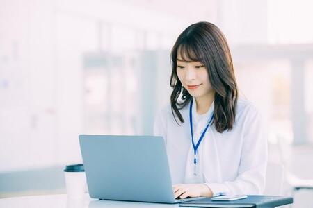 事務職への転職で重視したことは「残業時間の少なさ」　役立った資格やスキルは？