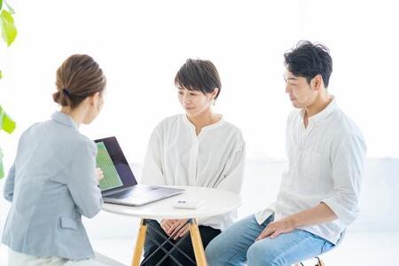 世帯年収1400万円超の“パワーカップル”の「資産運用額」はいくら？直近の利益は…