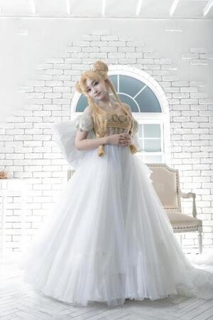 1着で10キロ超…セーラームーン“セレニティドレス”を手作りで再現「素敵です」「まるでプロの舞台衣装」