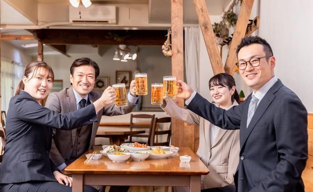 飲み会の幹事をお願いしたい芸人とは？※画像はイメージです（buritora/stock.adobe.com/）