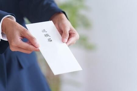 たった半年で辞めた……離職しやすい職種は？　後悔することも「転職活動が大変になった」